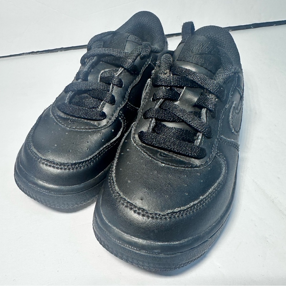 Kids Nike Black Air Force 1 Sneakers
